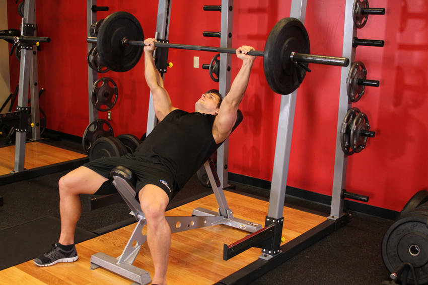 Barbell Incline Bench Press - Medium Grip