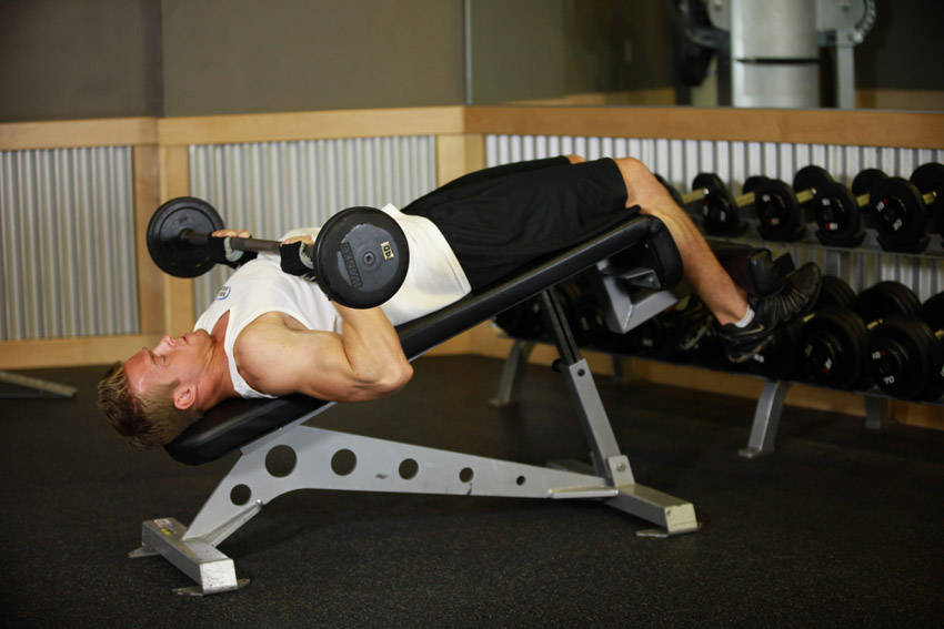 Decline Close-Grip Bench To Skull Crusher variant 2