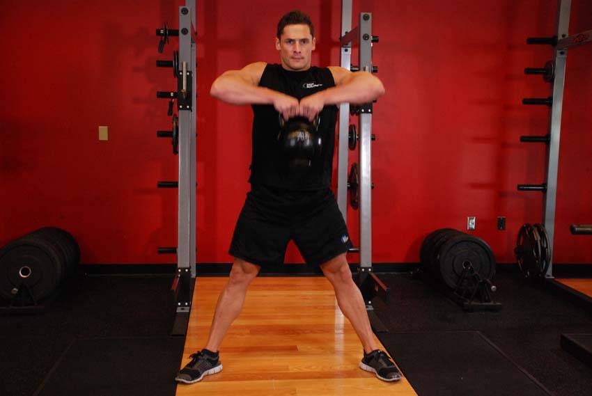 Kettlebell Sumo High Pull variant 2