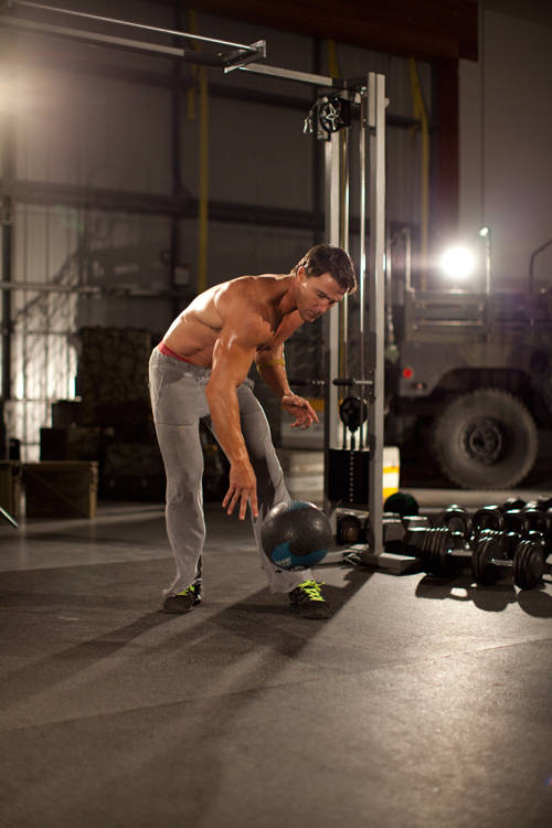 One-Arm Medicine Ball Slam variant 2