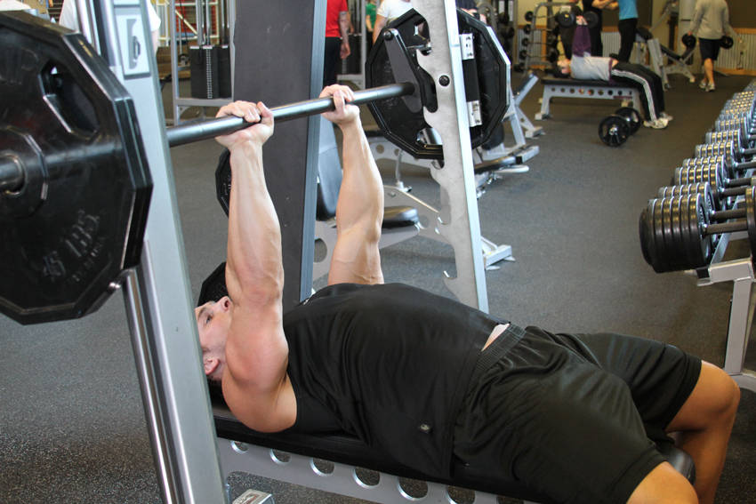 Smith Machine Close-Grip Bench Press variant 2